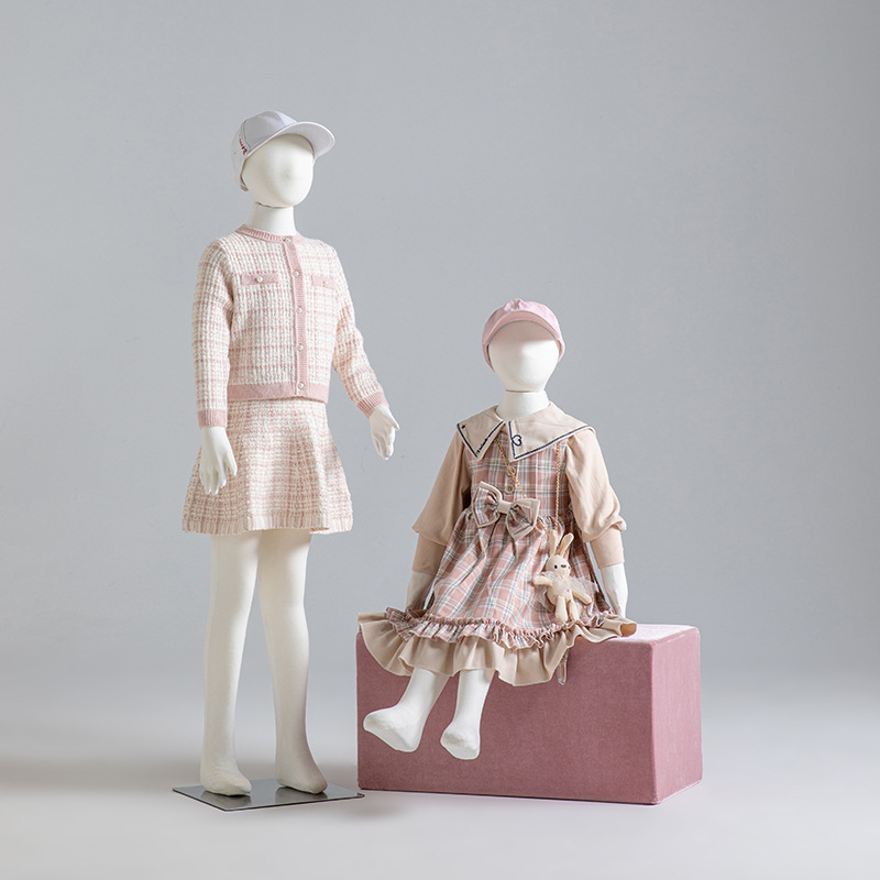 Baby Clothing Display Stand - للجنسين يجلس الأطفال المعرضة للملابس كامل