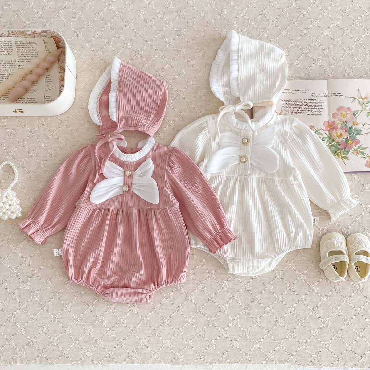 Baby Clothing Display Stand - الخريف الطفل رومبير مع قبعة كبيرة