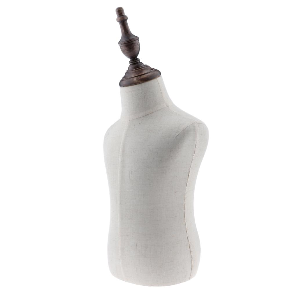 حامل عرض الجذع للأطفال بعمر عا - مراجعة Baby Clothing Display Stand وسعره