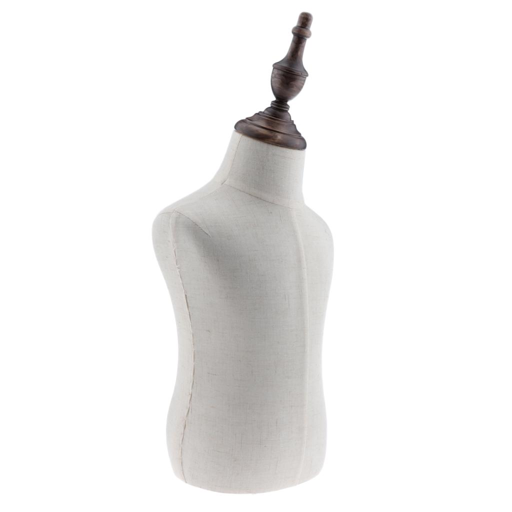 حامل عرض الجذع للأطفال بعمر عا - مراجعة Baby Clothing Display Stand وسعره