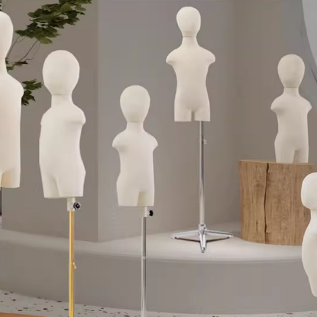 عارضات أزياء للأطفال لعرض كامل - مراجعة Baby Clothing Display Stand وسعره
