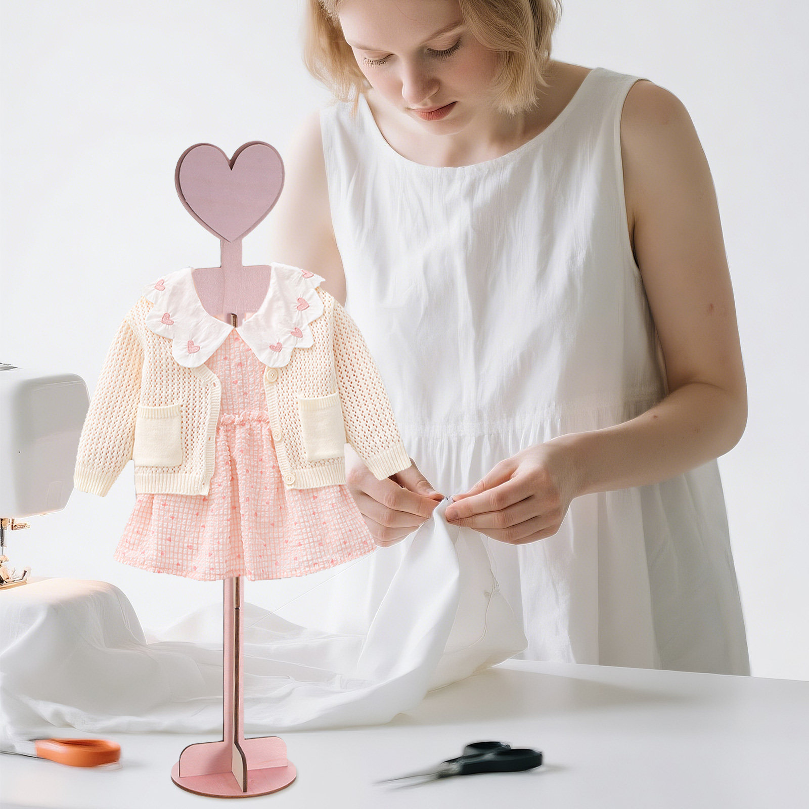 حامل خشبي لعرض ملابس الأطفال ل - مراجعة Baby Clothing Display Stand وسعره